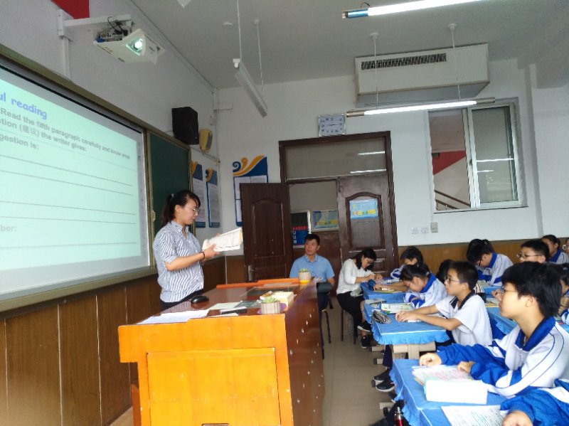 雙語實驗學(xué)校優(yōu)化教師課堂管理的策略與實踐