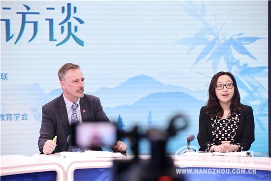 如何在雙語課堂中培養(yǎng)學生的批判性思維