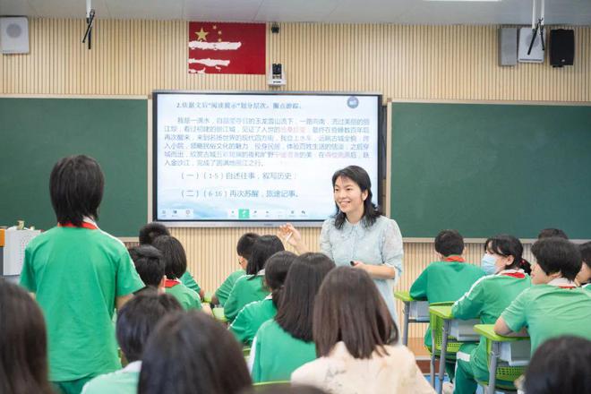 如何在雙語課堂中加強(qiáng)文化認(rèn)同感