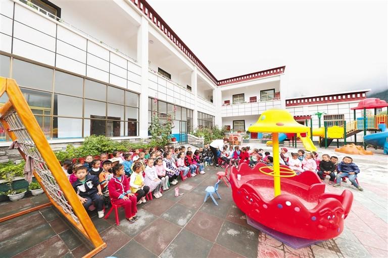 雙語實驗學校教學評估標準的制定