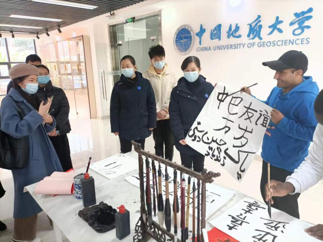 雙語實驗學校教學評估標準的制定