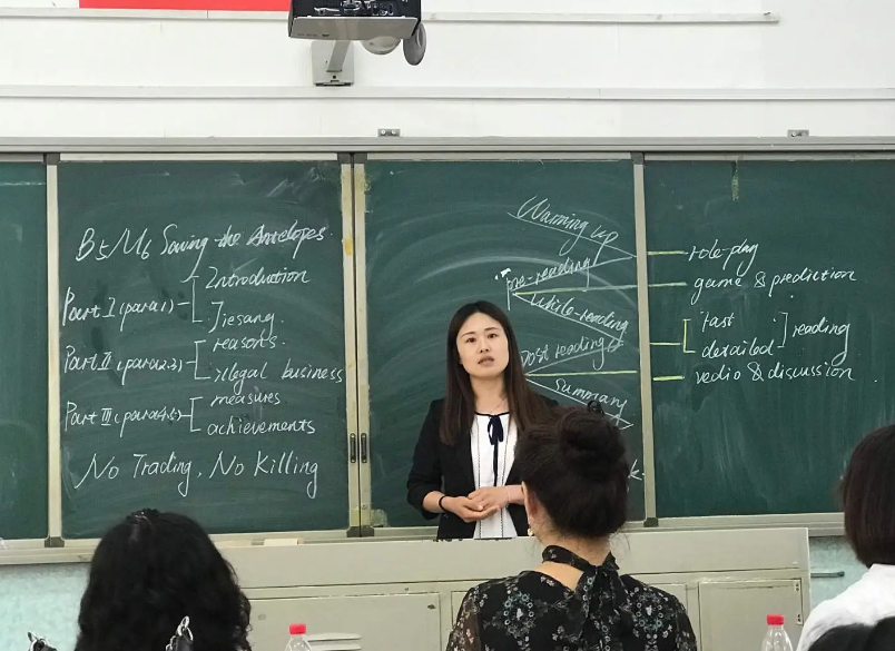 雙語教師如何使用翻轉(zhuǎn)課堂提升教學效果