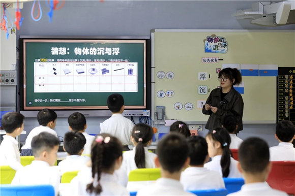 如何通過互動式教學(xué)增強雙語課堂的參與度