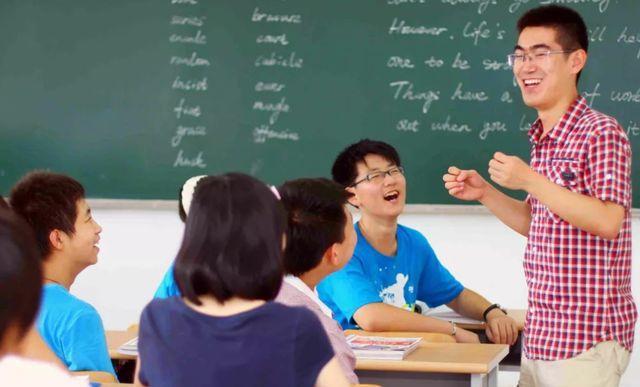 雙語教師如何培養(yǎng)學生的跨文化溝通能力