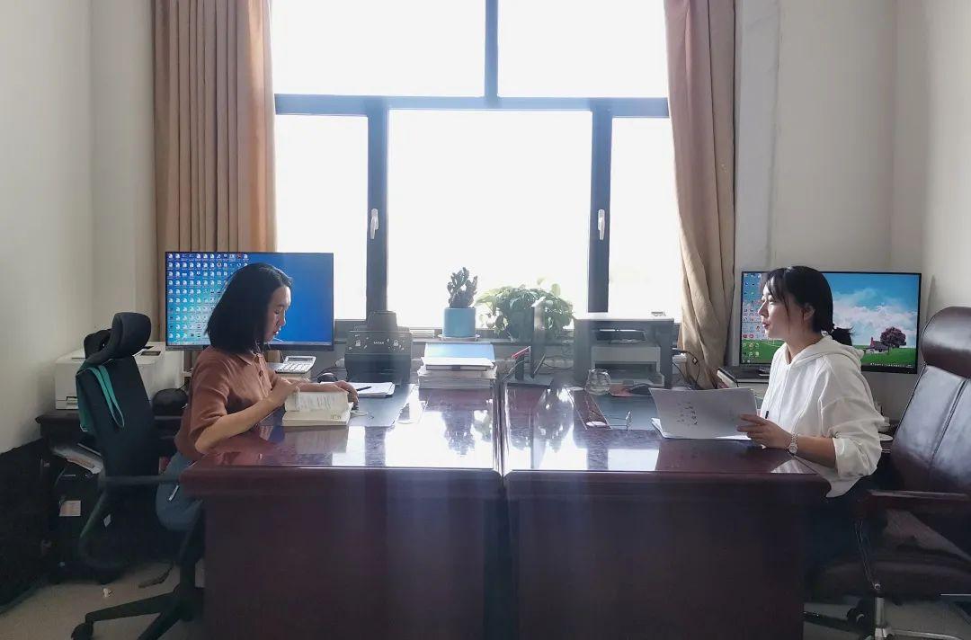 雙語教師如何利用社交媒體建立學習共同體