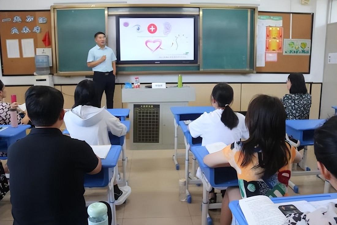 教師合作助力雙語(yǔ)學(xué)校教學(xué)改革之路