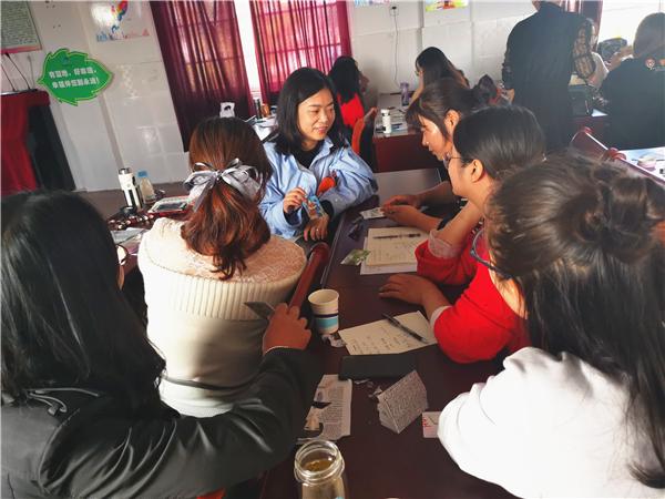 學生生涯規(guī)劃指導與教師職業(yè)規(guī)劃指導，構建共同成長的藍圖