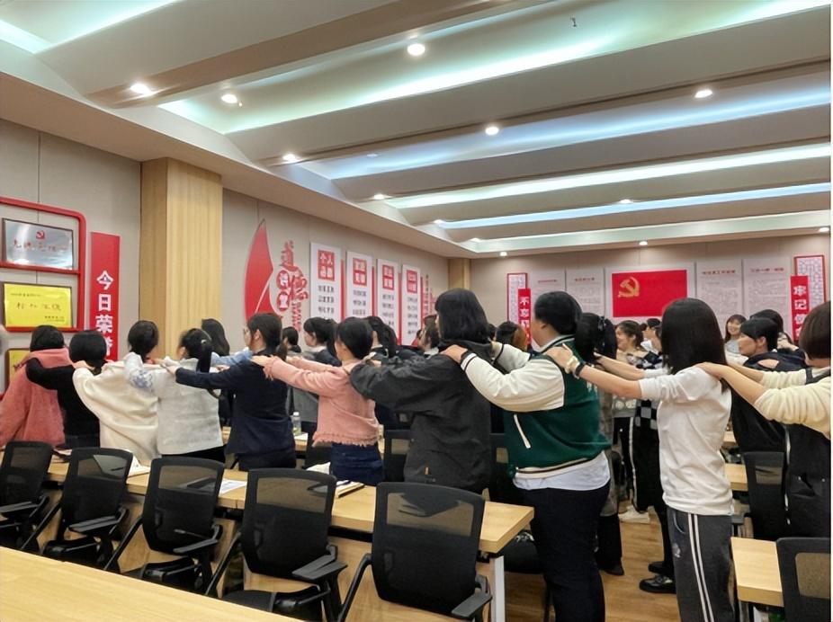 學生心理健康教育課程與教師心理輔導技能的重要性及其實踐