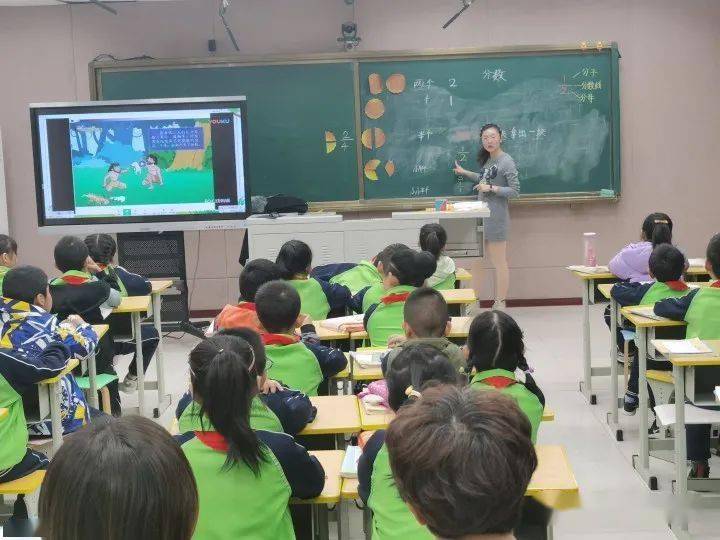 新知識融入教學(xué)，提升課堂吸引力的秘訣