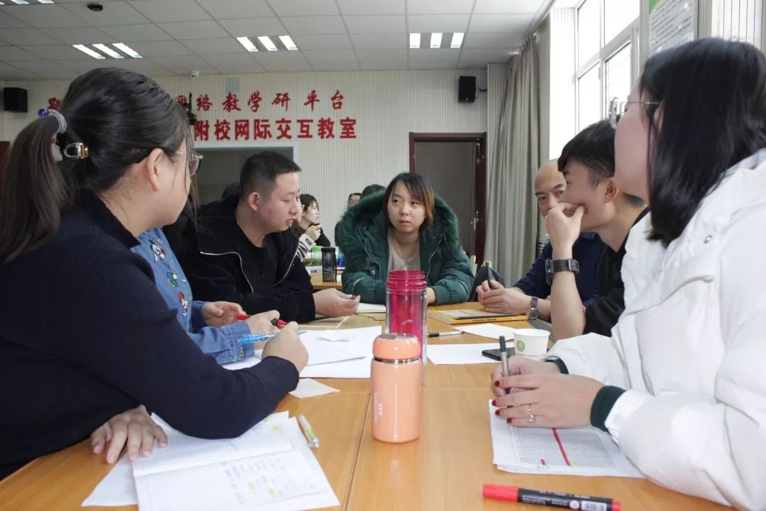 研討互動(dòng)，激發(fā)教師教學(xué)創(chuàng)新的火花
