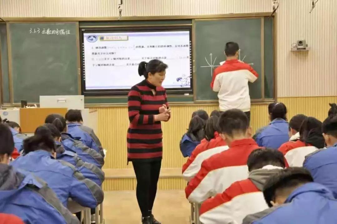 拓寬教師教學(xué)視野，新知識(shí)的獲取途徑
