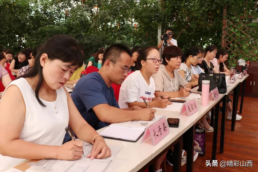 新知識(shí)獲取，拓寬教師教學(xué)視野的途徑