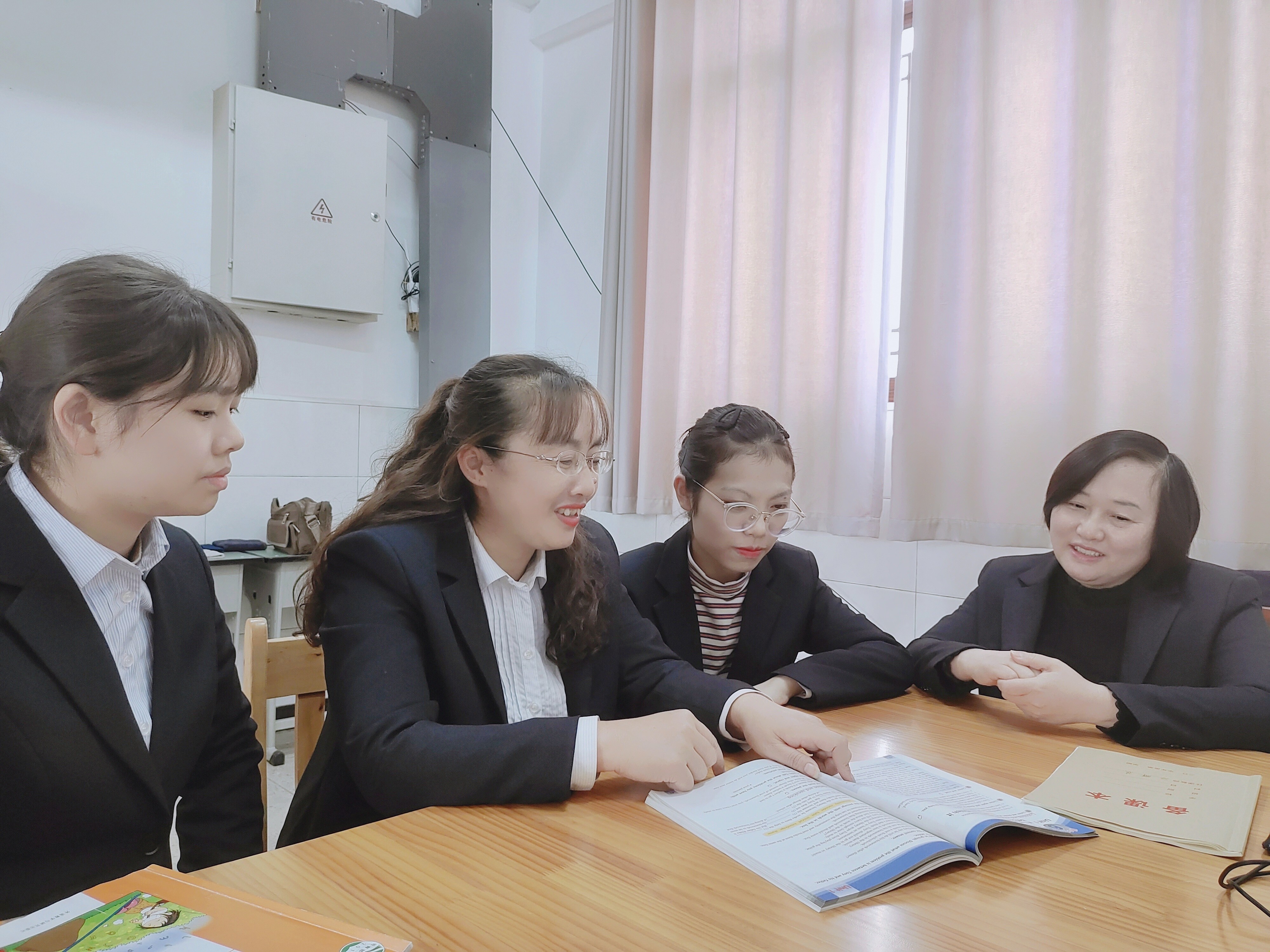 雙語教師集體備課策略，提升教學質量的實踐之路