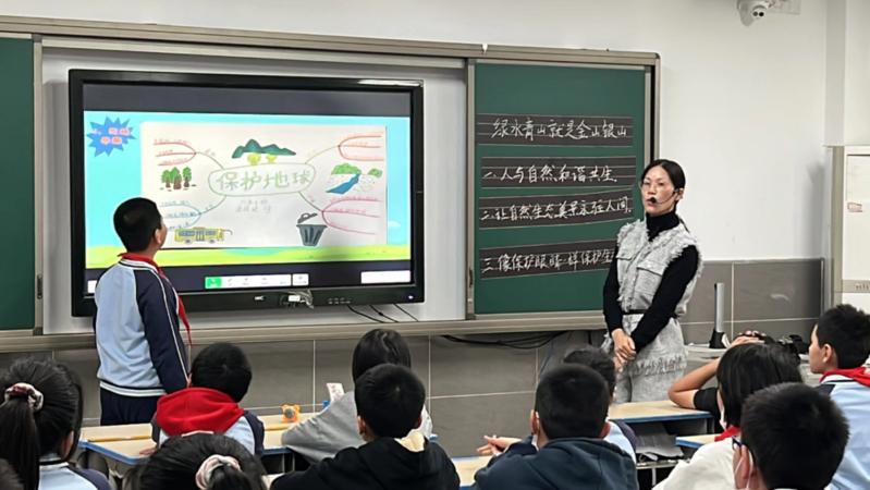 雙語學(xué)校教師領(lǐng)導(dǎo)力對(duì)學(xué)生學(xué)習(xí)影響的評(píng)估研究