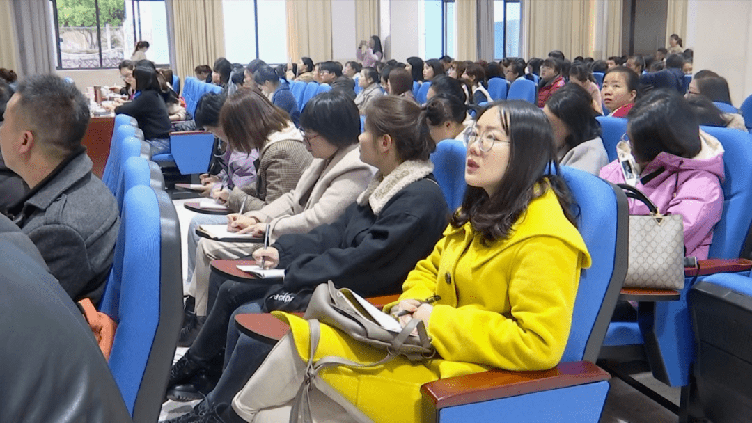 團(tuán)隊協(xié)作與教師成長，共鑄教育輝煌的雙重力量