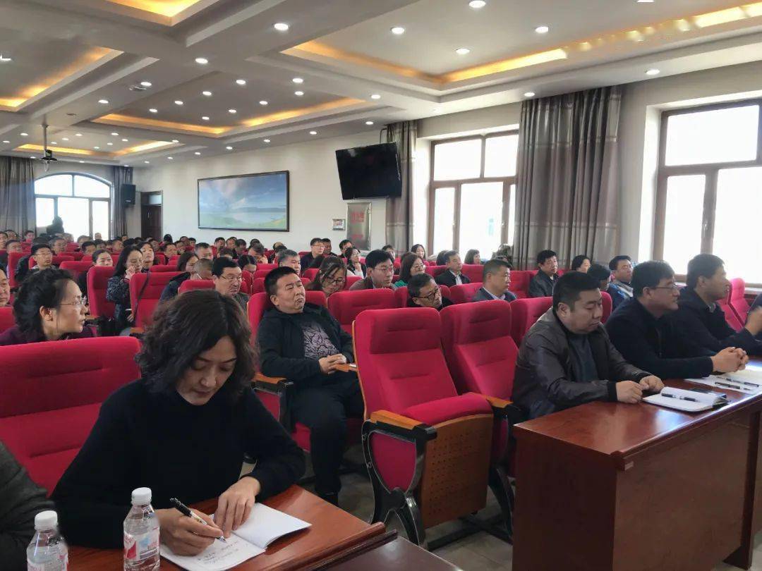 如何通過增強教師領導力促進學校的教育變革