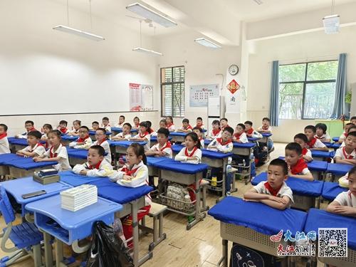 團(tuán)隊(duì)合作助力雙語學(xué)校文化多樣性教育的提升策略