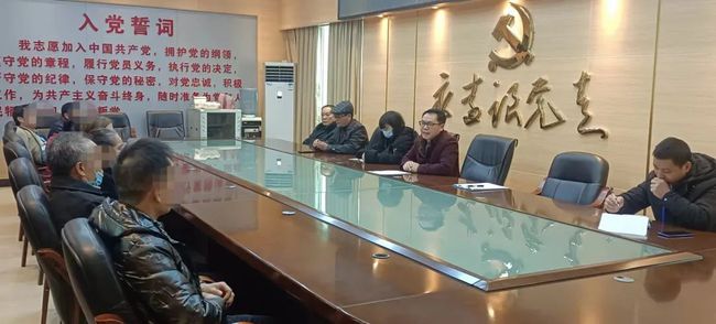 教師團隊中的沖突調(diào)解之道，確保合作無縫對接
