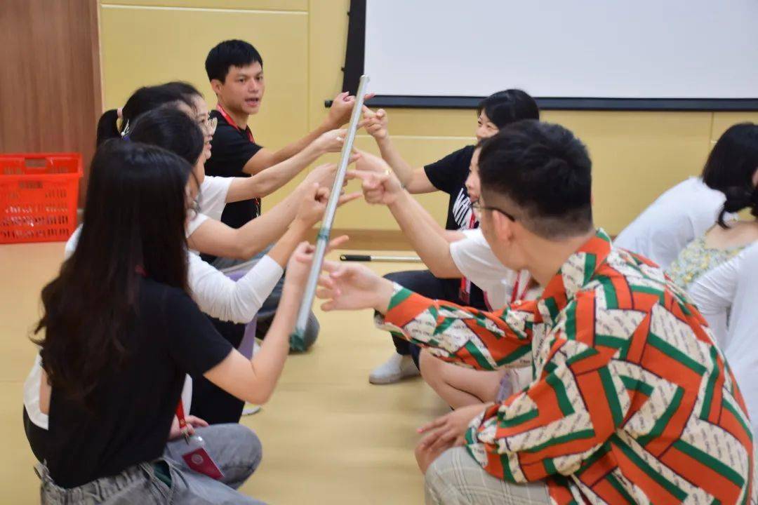 教師團(tuán)隊(duì)協(xié)作面臨挑戰(zhàn)，解決方案揭秘