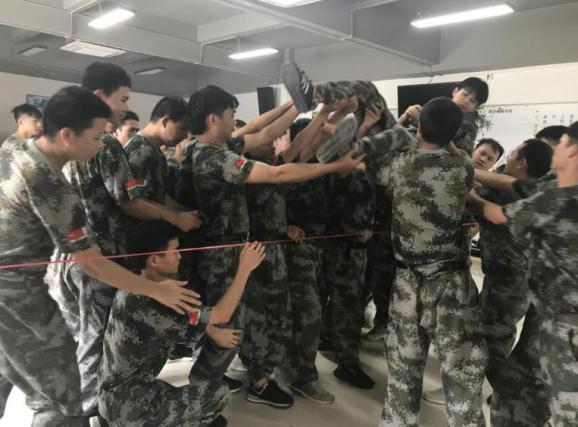 教師團(tuán)隊(duì)如何處理協(xié)作中的溝通障礙與誤解