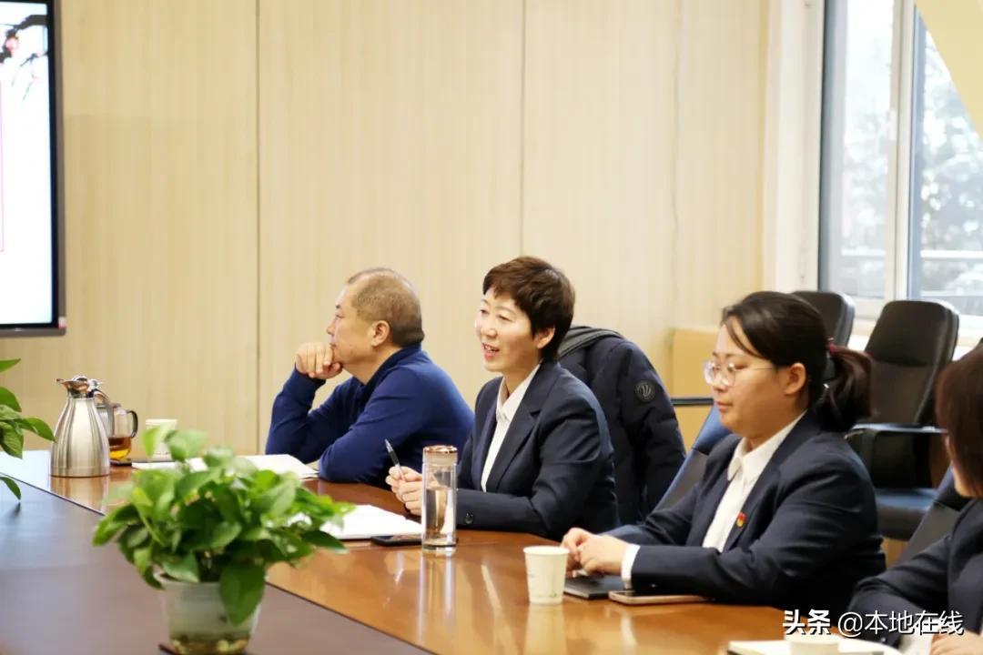 雙語教師如何在領導力發(fā)展中獲得同行支持