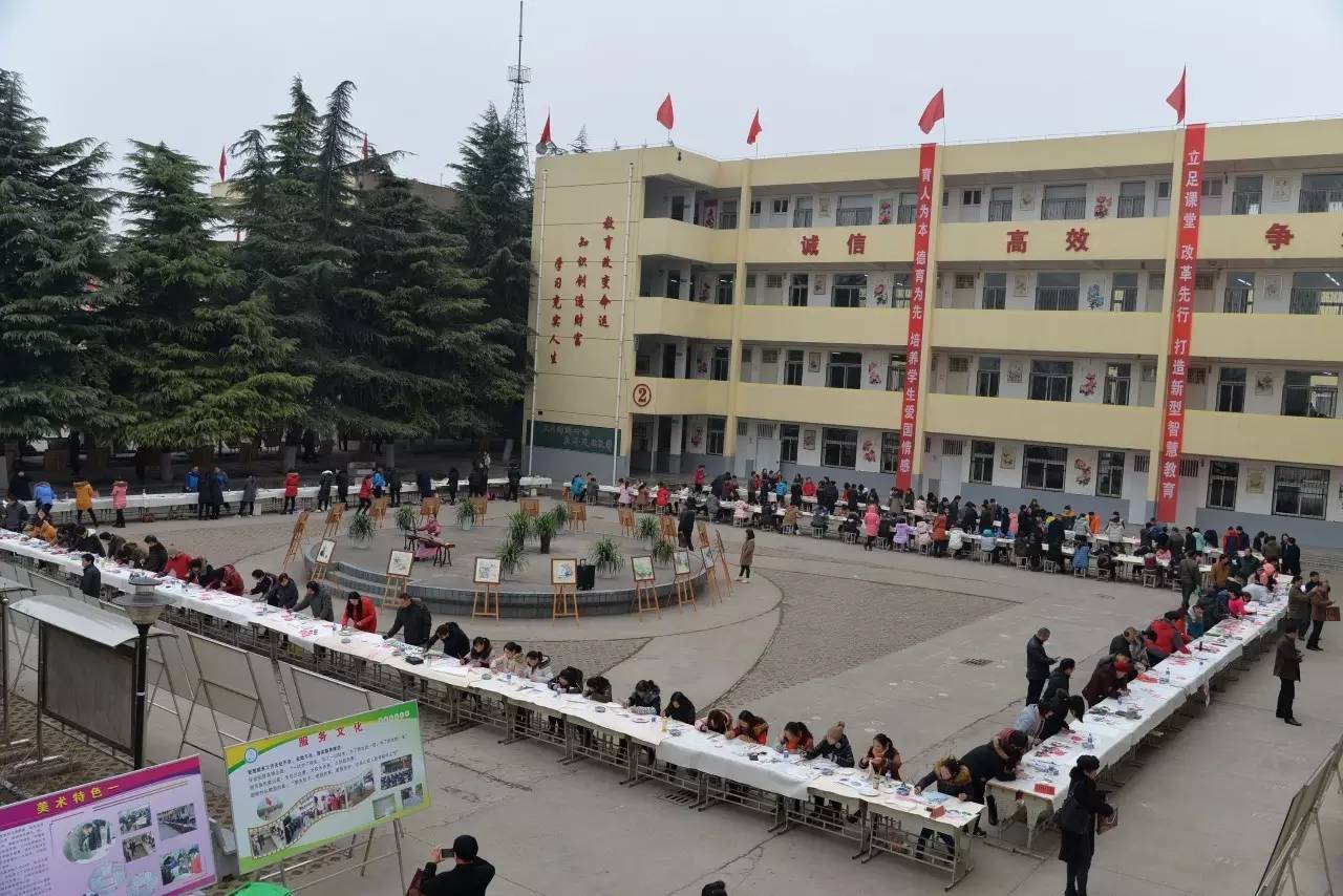 孟津雙語學校教師，培育英才的搖籃