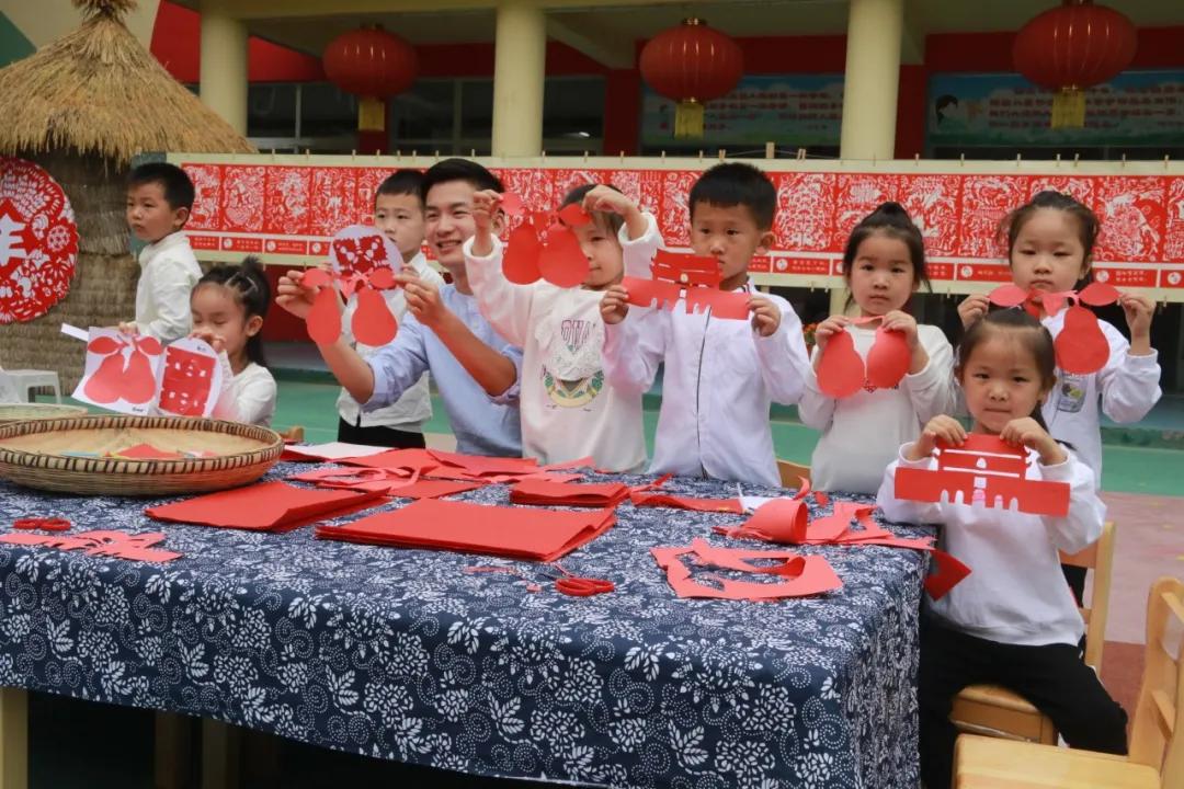 孟津華夏雙語學(xué)校，培育未來的搖籃