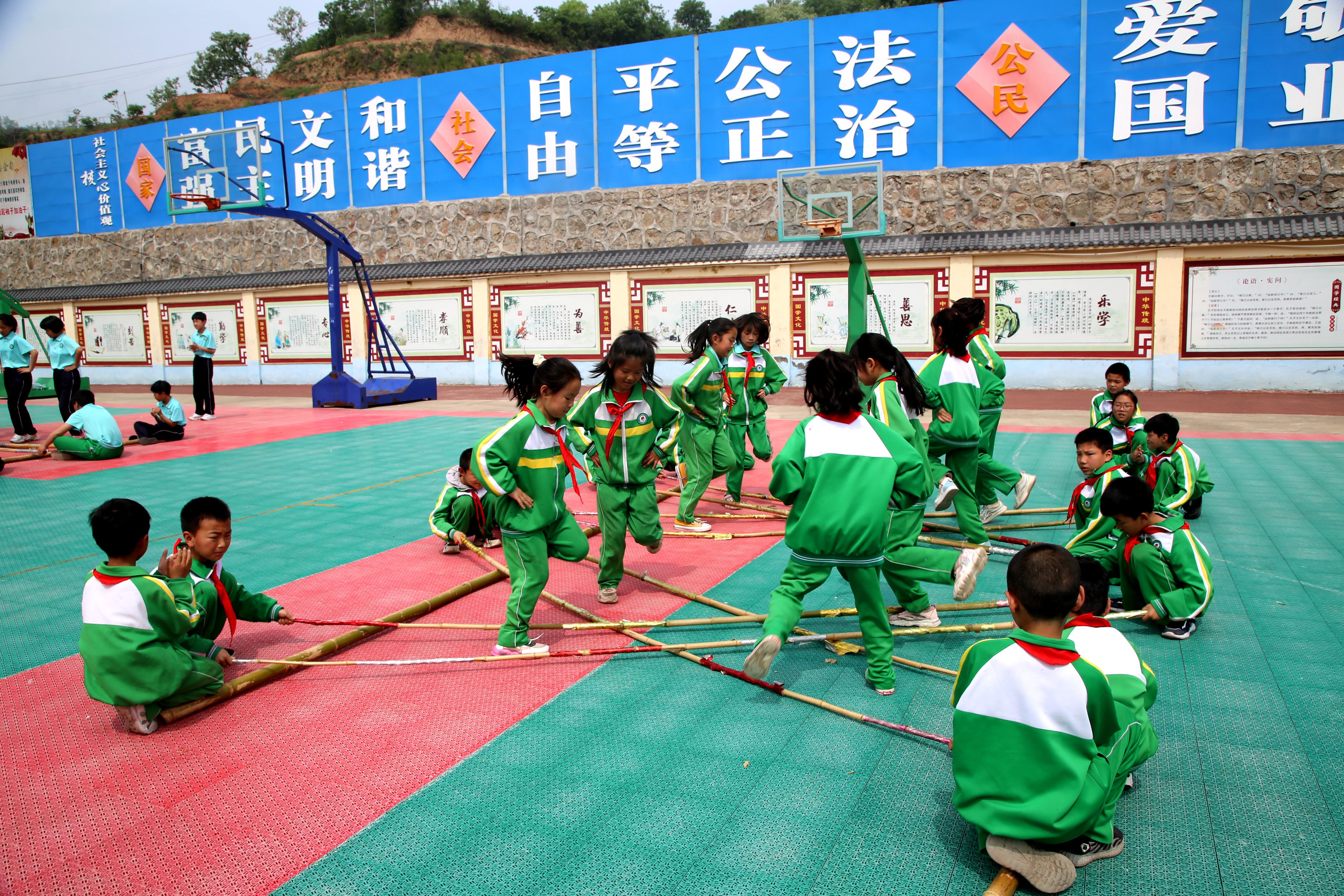 孟津雙語學校竹竿舞的魅力與傳承，傳統(tǒng)舞蹈的現(xiàn)代表現(xiàn)與傳承之路