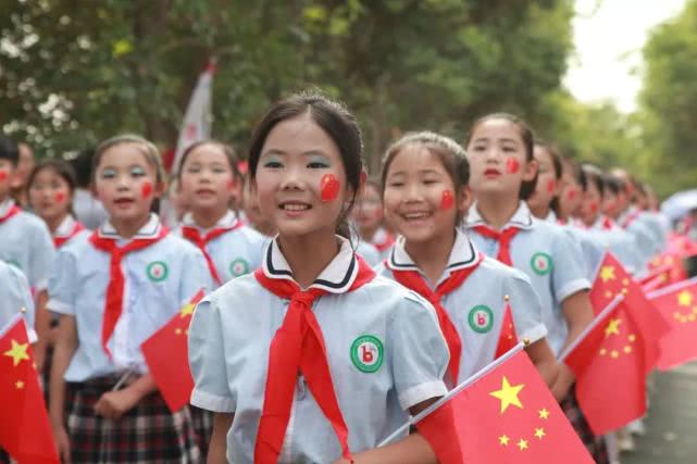 孟津雙語學(xué)校六一表演，孩子們的藝術(shù)慶典