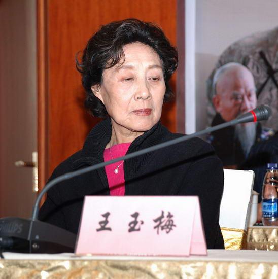 孟津雙語學(xué)校王玉梅，教育之光下的璀璨明珠