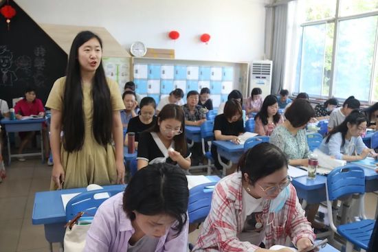 孟津雙語學(xué)校賈丹丹老師，教育之光，璀璨明星