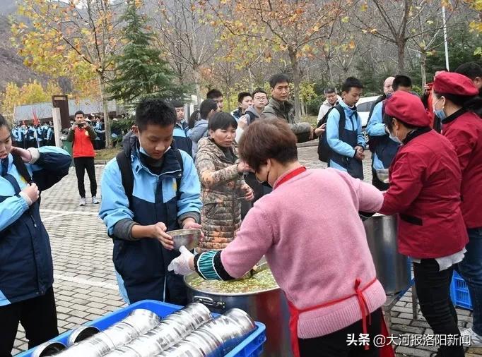 孟津雙語學校七三班，團結(jié)、奮進與成長的典范