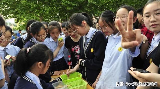 孟津雙語學校運動會盛況紀實