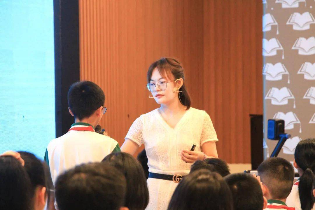 孟津雙語學(xué)校王玉梅老師，教育之光，璀璨明星