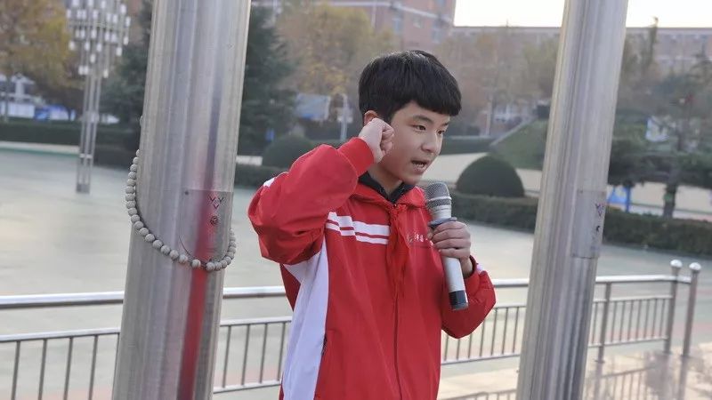 孟津縣雙語學(xué)校中的潘流暢，教育之光下的璀璨明珠