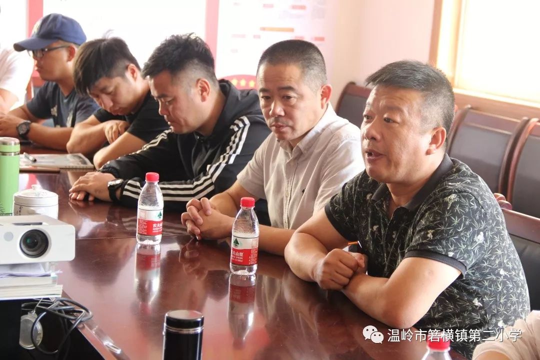 孟津雙語(yǔ)學(xué)校張朝輝老師，教育的璀璨明星