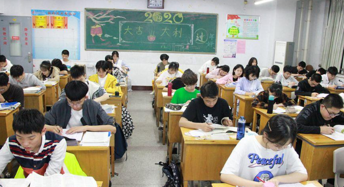 孟津雙語學(xué)校晚自習(xí)時(shí)間，探索與體驗(yàn)之旅