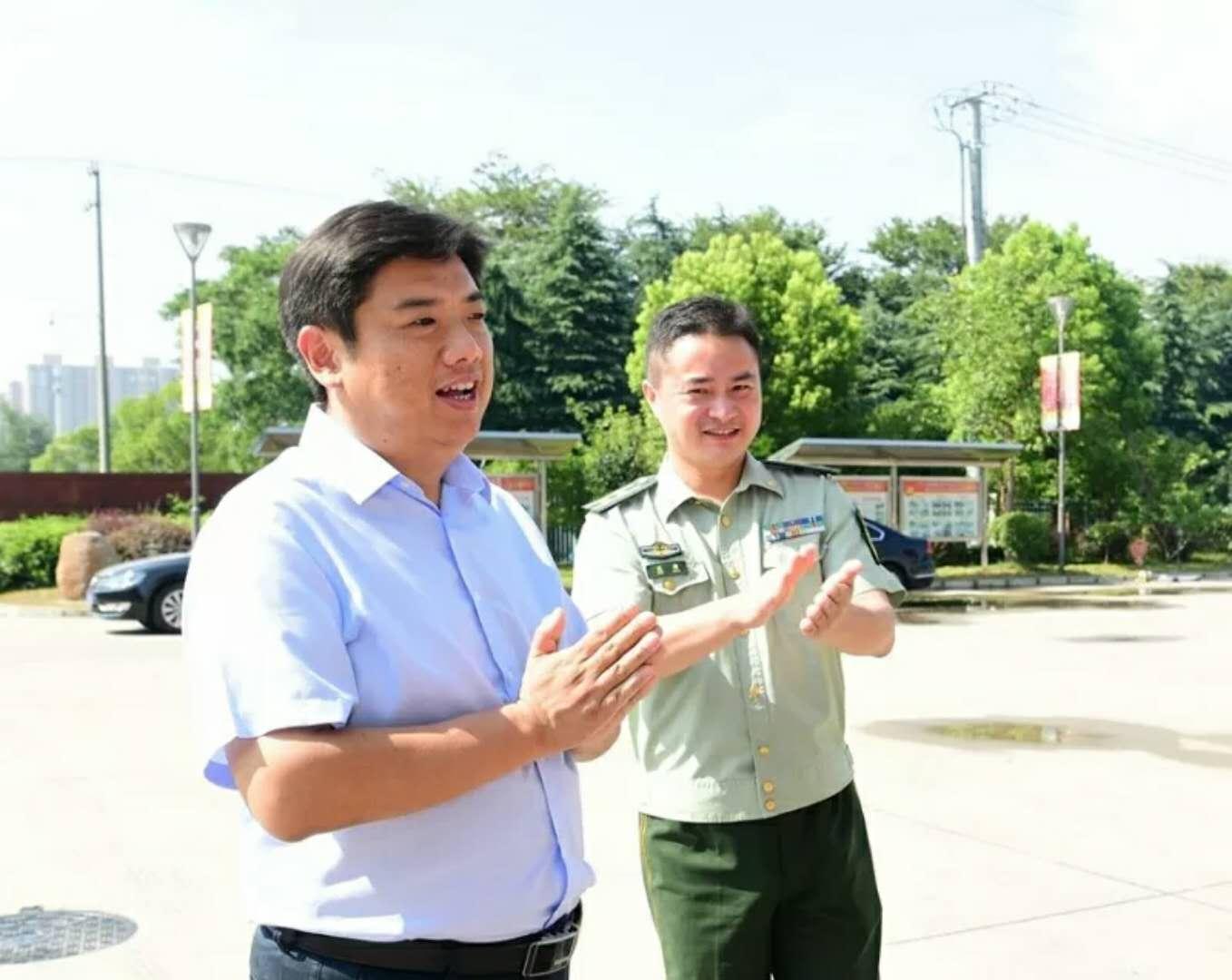學校黨委書記張勇華參加機關第一黨支部組織生活會，深化交流以推動黨建新格局發(fā)展