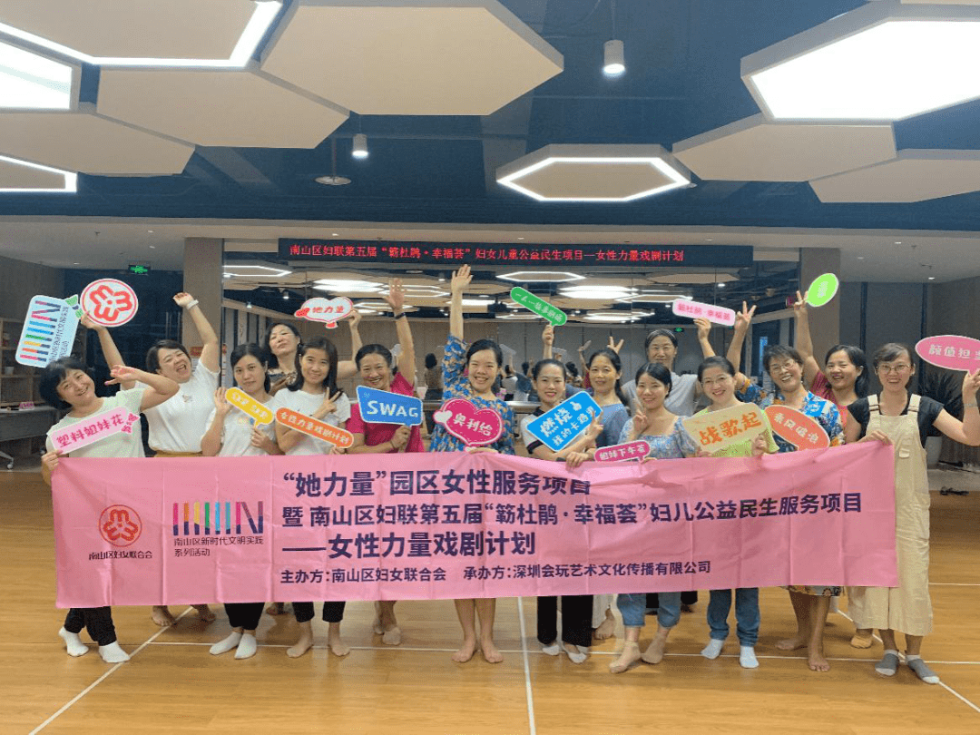 孟津雙語學校雅樂團閃耀學苑社區(qū)幸福17公益市集啟動儀式