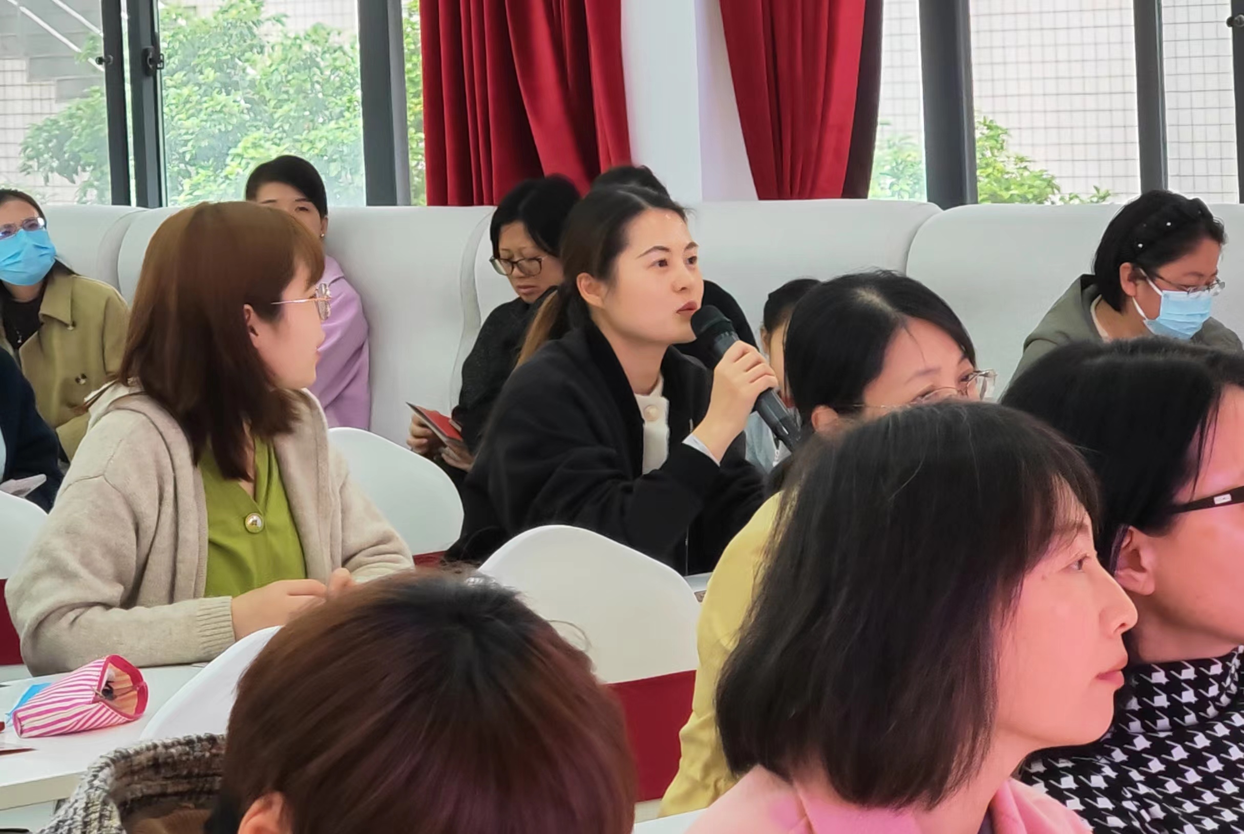 學(xué)校舉辦女教職工健康知識(shí)講座，關(guān)愛(ài)女性，共筑健康未來(lái)