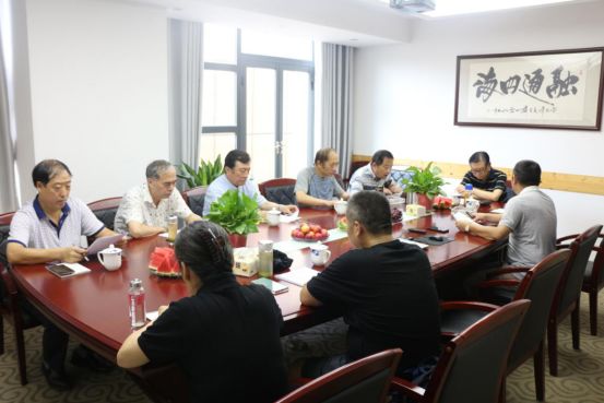 學(xué)校領(lǐng)導(dǎo)調(diào)研老年大學(xué)工作，深化發(fā)展內(nèi)涵，提升服務(wù)品質(zhì)至新高度