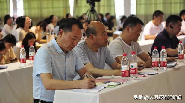 孟津雙語(yǔ)學(xué)校職業(yè)技術(shù)學(xué)院優(yōu)秀教師風(fēng)采展示（最新一期）
