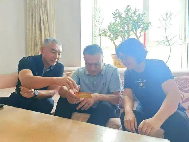 學(xué)院走訪慰問協(xié)作重慶掛職和援派干部，共筑未來，心系一線