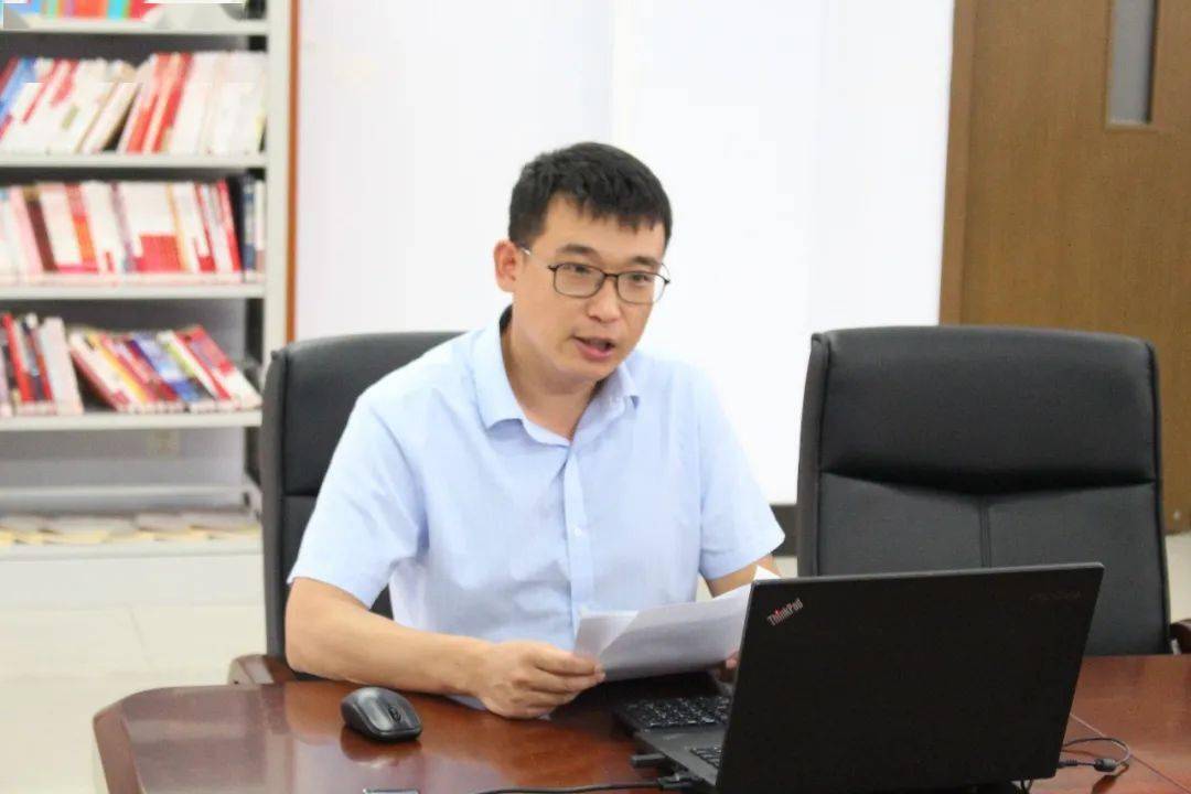 深化產(chǎn)教融合，共謀高質(zhì)量發(fā)展，學(xué)校召開新雙高建設(shè)項(xiàng)目專家報(bào)告會(huì)