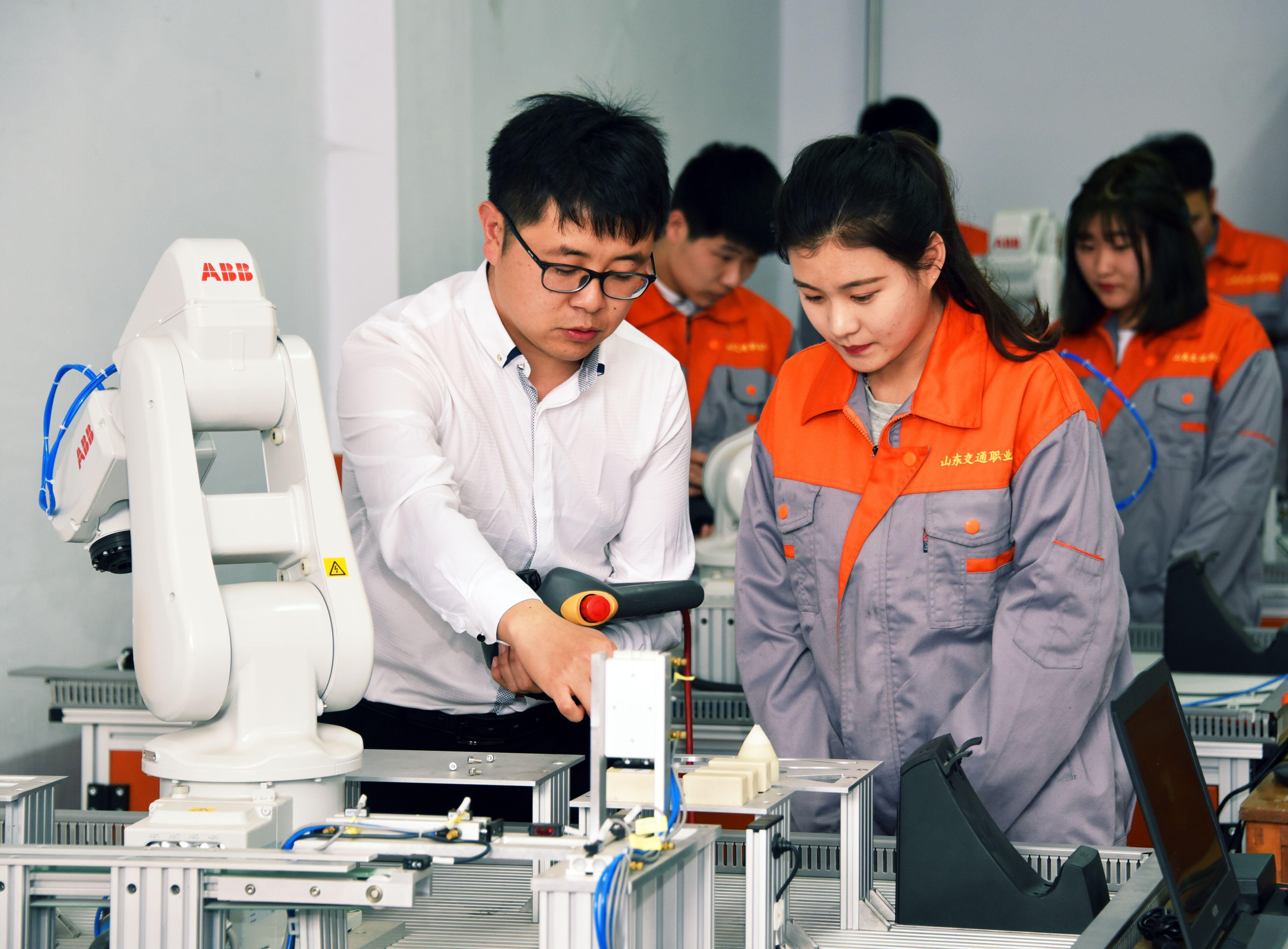 機(jī)電系榮獲山東省職業(yè)院校技能大賽二等獎，辛勤付出鑄就卓越成就