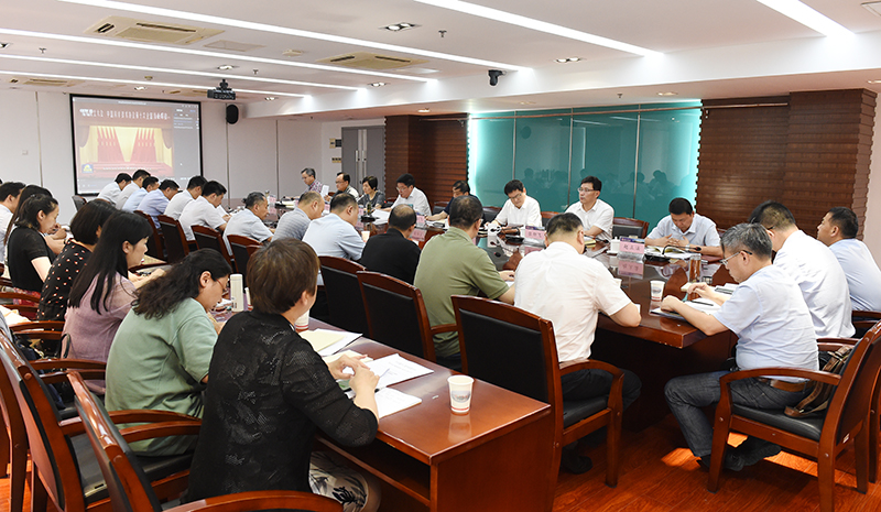 市委教育工委列席指導(dǎo)我校黨委理論學(xué)習(xí)中心組集體學(xué)習(xí)，深化理論與實(shí)踐的結(jié)合