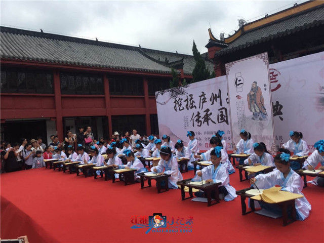 泰岳之巔，國之心魄——我校受邀參加穿漢服逛泰安品美食活動紀實