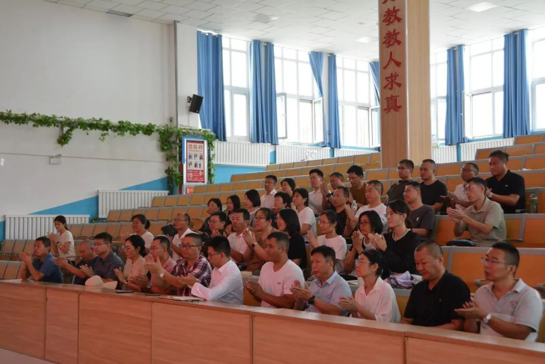 學(xué)院舉辦援教岳普湖縣中等職業(yè)技術(shù)學(xué)校工作匯報(bào)會