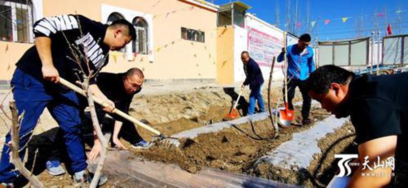 我院師生赴岳普湖縣中等職業(yè)技術(shù)學校開展結(jié)對共建活動紀實