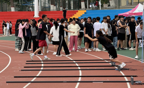 學(xué)院開展學(xué)生體質(zhì)抽查測試工作，體測助力成長，健康引領(lǐng)未來